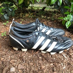 adidas soccer cleats unisex excellent condition!